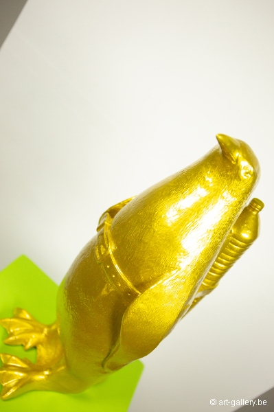 SWEETLOVE William - Cloned golden pinguin - Geen statue